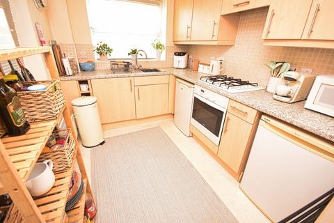 2 bedroom flat for sale, Mereways, Dickens Heath B90