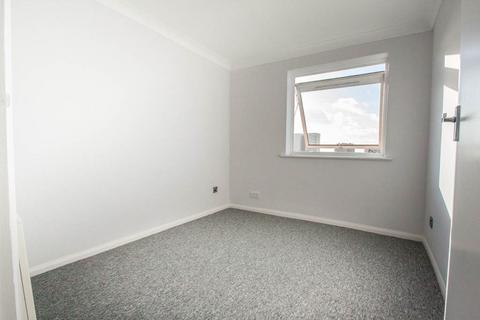 2 bedroom flat to rent, South Avenue, Brighton