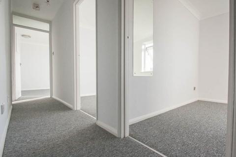 2 bedroom flat to rent, South Avenue, Brighton