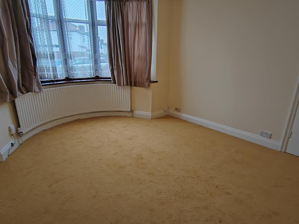 Ground floor bedroom (2)
