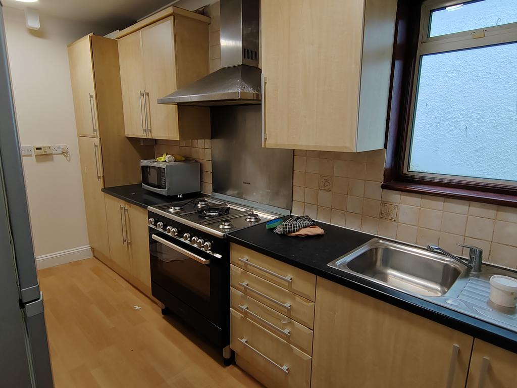 Kitchen (1)