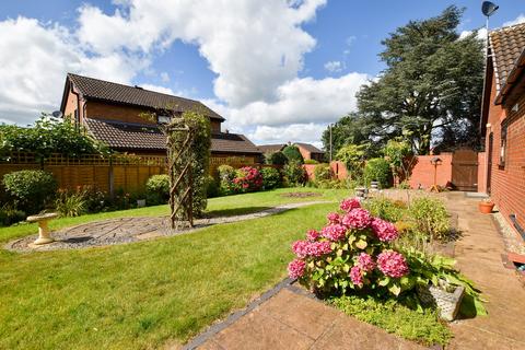 3 bedroom detached bungalow to rent, The Coppice, Market Drayton