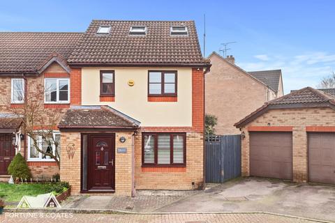 4 bedroom end of terrace house for sale, Elwood, Harlow