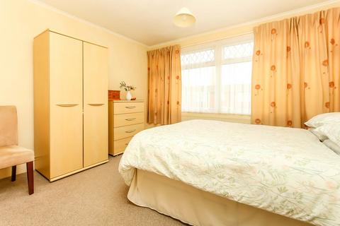 3 bedroom end of terrace house for sale, Barret Close, Wellingborough NN8