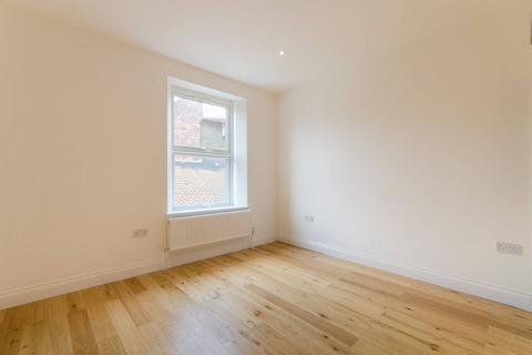 2 bedroom flat to rent, Wellington Road, EN1, Bush Hill Park, Enfield, EN1