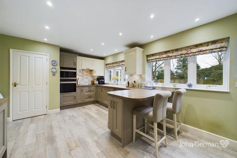 1 Hall Drive, Hanbury, Burton-on-trent, DE13 8TF