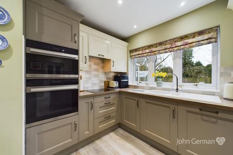 1 Hall Drive, Hanbury, Burton-on-trent, DE13 8TF