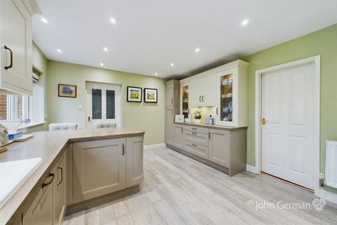 1 Hall Drive, Hanbury, Burton-on-trent, DE13 8TF
