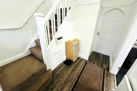 3 bedroom semi-detached house to rent, Shepherd Cross Street, Halliwell, Bolton