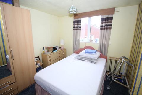 2 bedroom end of terrace house for sale, Moorhouse Close, Normanton