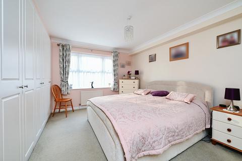 2 bedroom ground floor flat for sale, Hawley Road, Camberley GU17