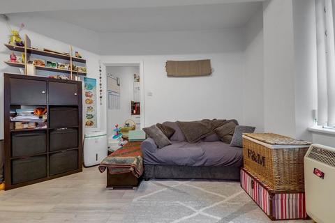 15 Renforth Street, London, SE16 7JJ