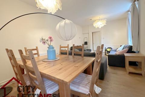 6 bedroom end of terrace house to rent, Douglas Road, Lenton