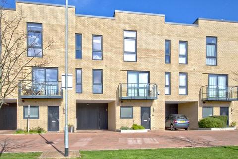 4 bedroom townhouse to rent, Cornwell Road, Cambridge CB2