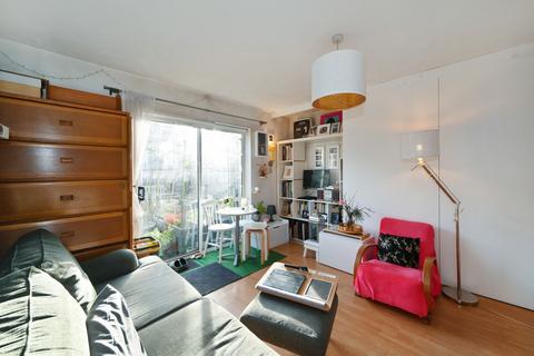 2 bedroom terraced house for sale, Jackson Close, London E9