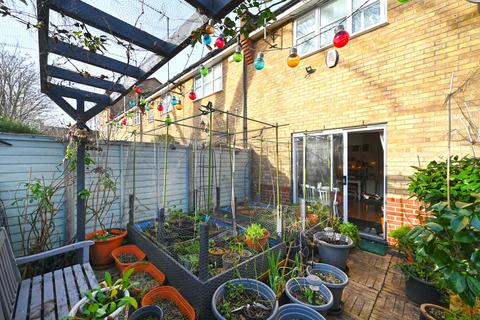 2 bedroom terraced house for sale, Jackson Close, London E9