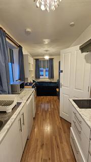 Studio to rent, Shaftesbury Avenue, Harrow