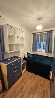 Studio to rent, Shaftesbury Avenue, Harrow