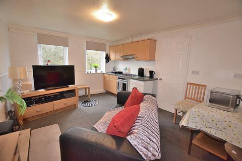 1 bedroom ground floor flat for sale, Alexandra Way, Richmond