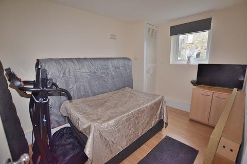 1 bedroom ground floor flat for sale, Alexandra Way, Richmond