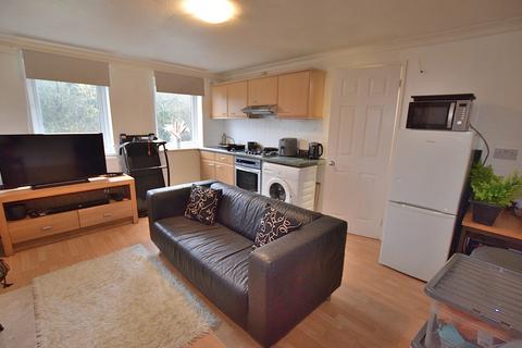1 bedroom ground floor flat for sale, Alexandra Way, Richmond