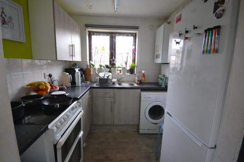 1 bedroom semi-detached house for sale, Holden Close, Dagenham