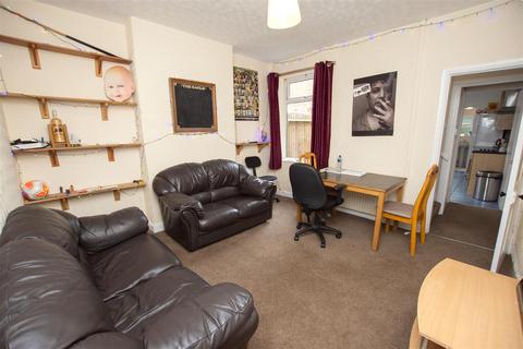 4 bedroom house to rent, Warwards Lane, Birmingham B29