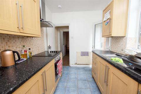 4 bedroom house to rent, Warwards Lane, Birmingham B29