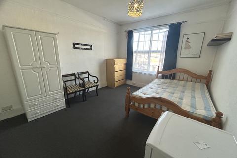 undefined, High Road, London N12