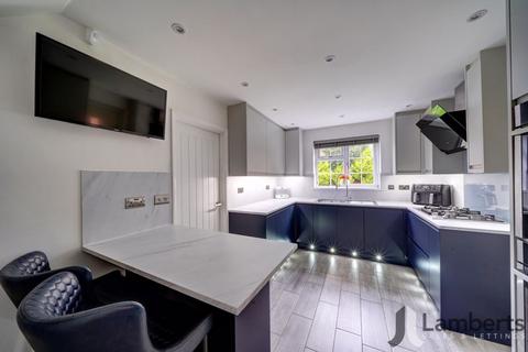 1 Deerhurst Close, Redditch, B98 8SH