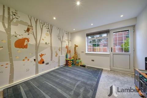 1 Deerhurst Close, Redditch, B98 8SH
