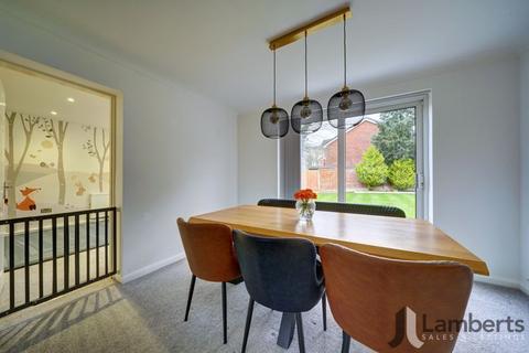1 Deerhurst Close, Redditch, B98 8SH