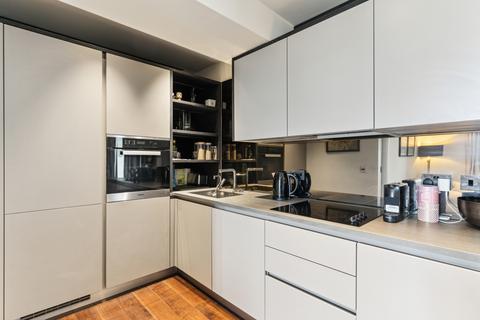 2 bedroom flat for sale, Chesterfield House, Chesterfield Gardens, Mayfair, London