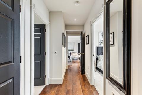 2 bedroom flat for sale, Chesterfield House, Chesterfield Gardens, Mayfair, London