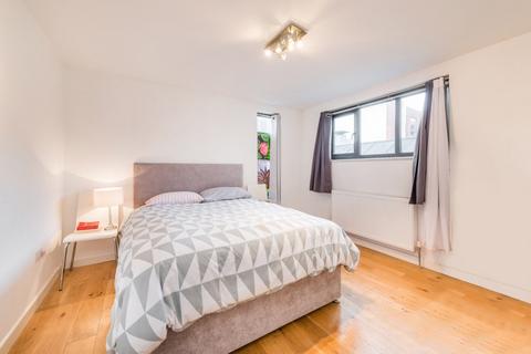 2 bedroom flat to rent, Chalk Farm Road, Camden, London