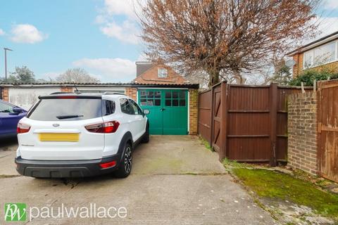 3 bedroom end of terrace house for sale, Bell Lane, Broxbourne