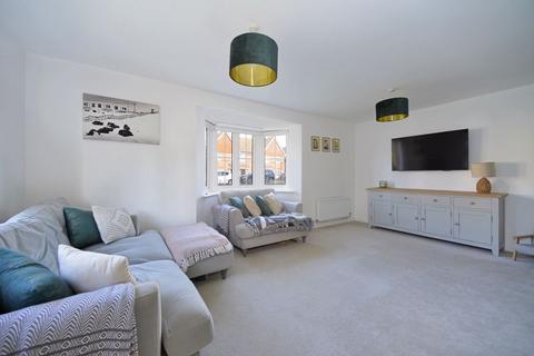 3 bedroom detached house for sale, Maple Road, Cranleigh