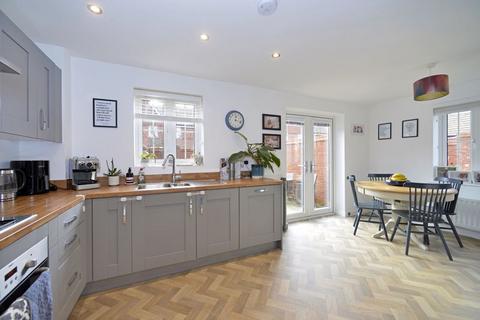 3 bedroom detached house for sale, Maple Road, Cranleigh