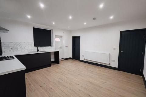 2 bedroom flat to rent, Roundhay Road, Leeds