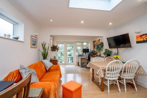 3 bedroom end of terrace house for sale, Southover Way, Chichester