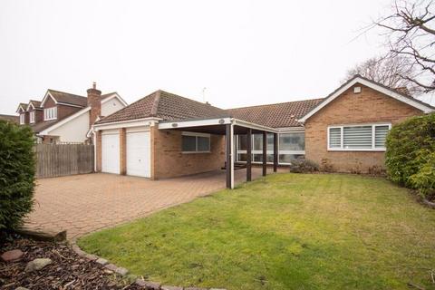 4 bedroom detached bungalow for sale, Hanging Hill Lane, Brentwood CM13