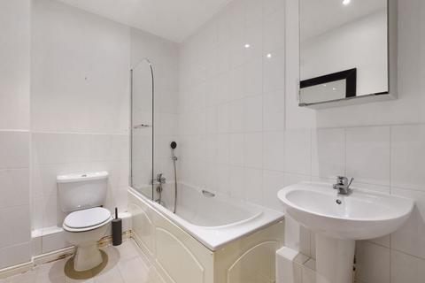 2 bedroom flat for sale, Exchange Walk, Pinner