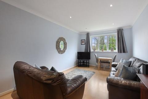 2 bedroom flat for sale, Exchange Walk, Pinner