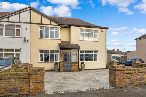 3 bedroom end of terrace house for sale, Boscombe Road, Worcester Park