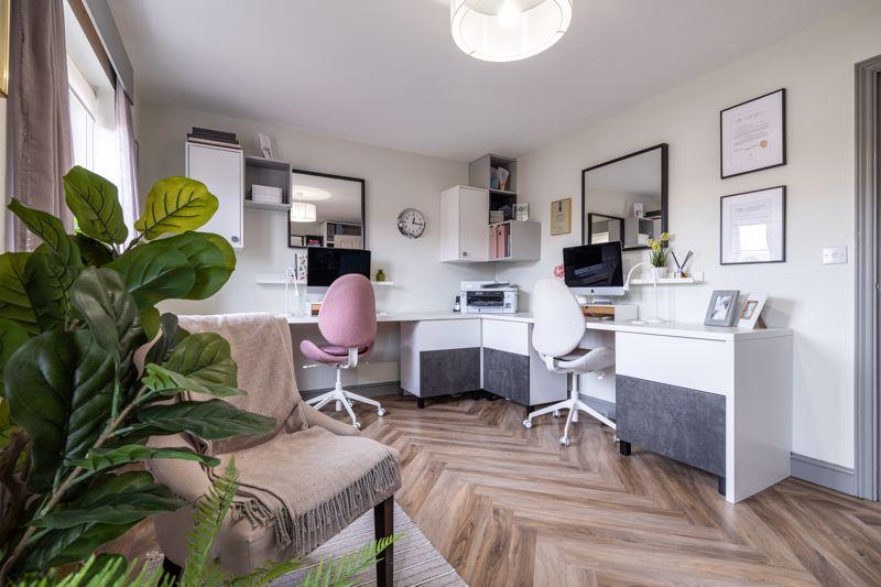 Lounge/Multi Use...