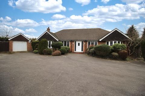 4 bedroom bungalow to rent, Shamblehurst Lane North, Southampton SO32