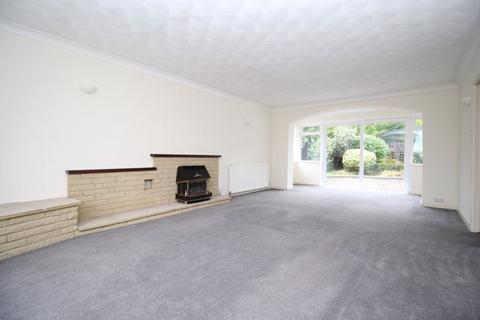 4 bedroom bungalow to rent, Shamblehurst Lane North, Southampton SO32