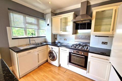 2 bedroom flat for sale, Nugents Court, Hatch End