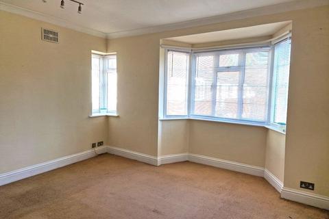 2 bedroom flat for sale, Nugents Court, Hatch End