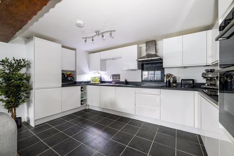 2 bedroom maisonette for sale, Walshes Road, Crowborough